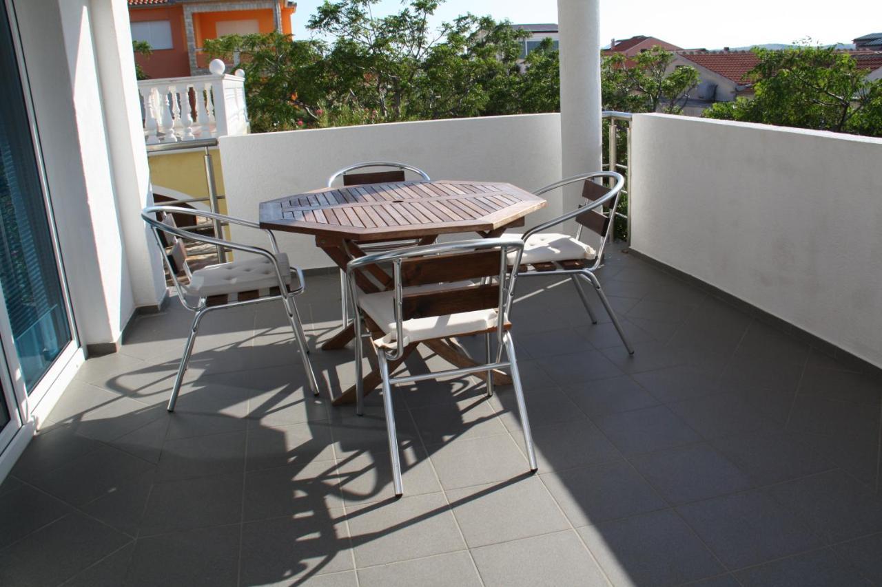 Vila Filipasic Apartment วีร์ ภายนอก รูปภาพ