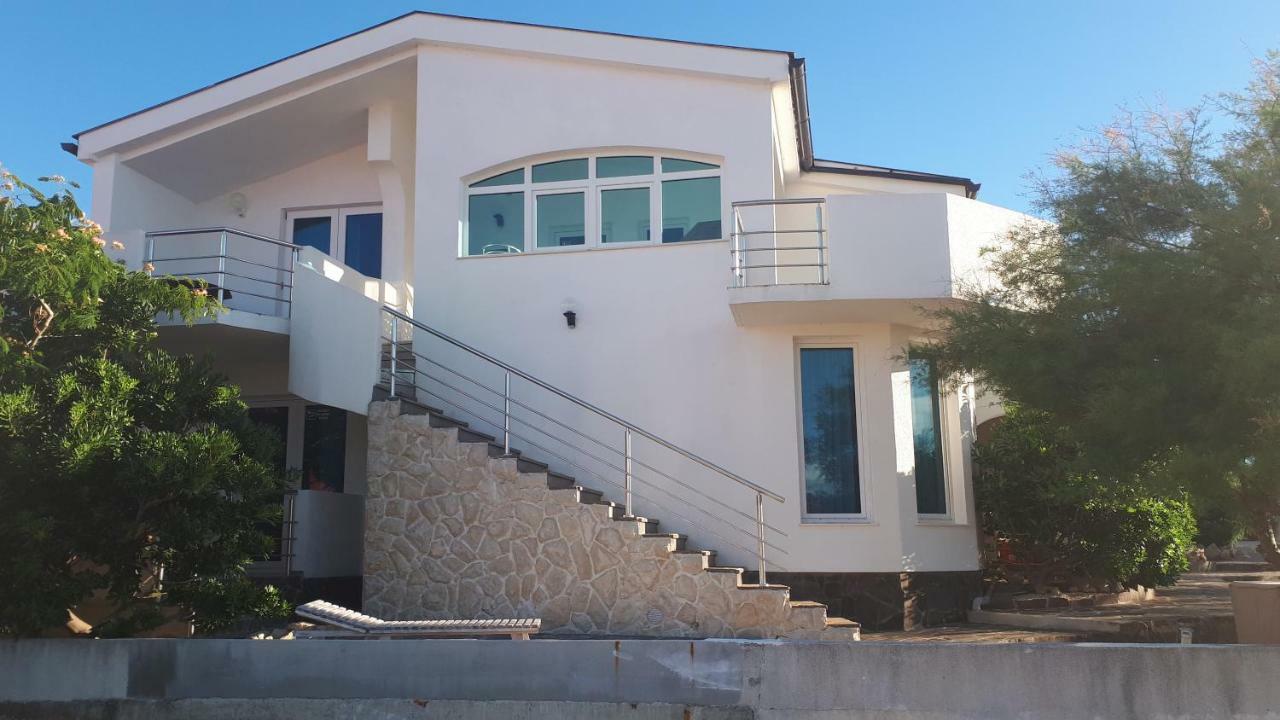 Vila Filipasic Apartment วีร์ ภายนอก รูปภาพ