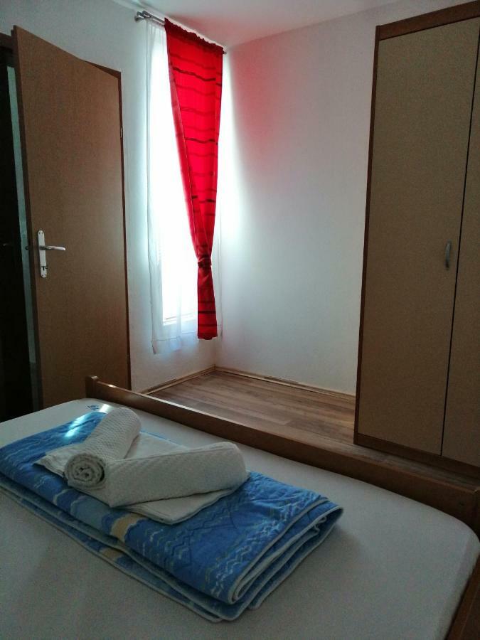 Vila Filipasic Apartment วีร์ ภายนอก รูปภาพ